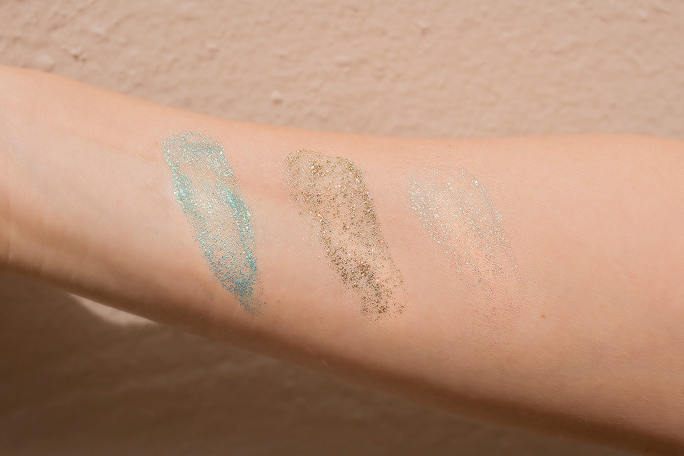 Roll-On Shimmer Pool